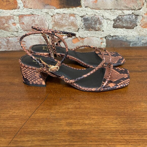 Marc Fisher - Picture 2 of 7